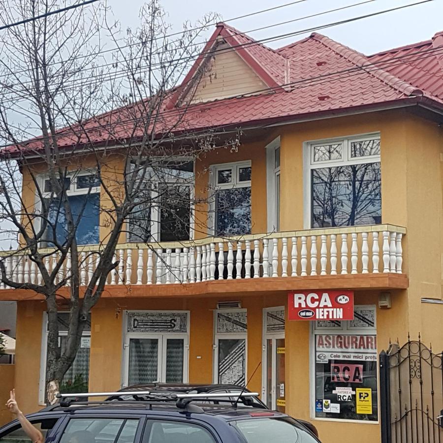 Relax Haus Hotell Hunedoara Eksteriør bilde