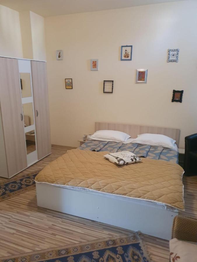 Relax Haus Hotell Hunedoara Eksteriør bilde