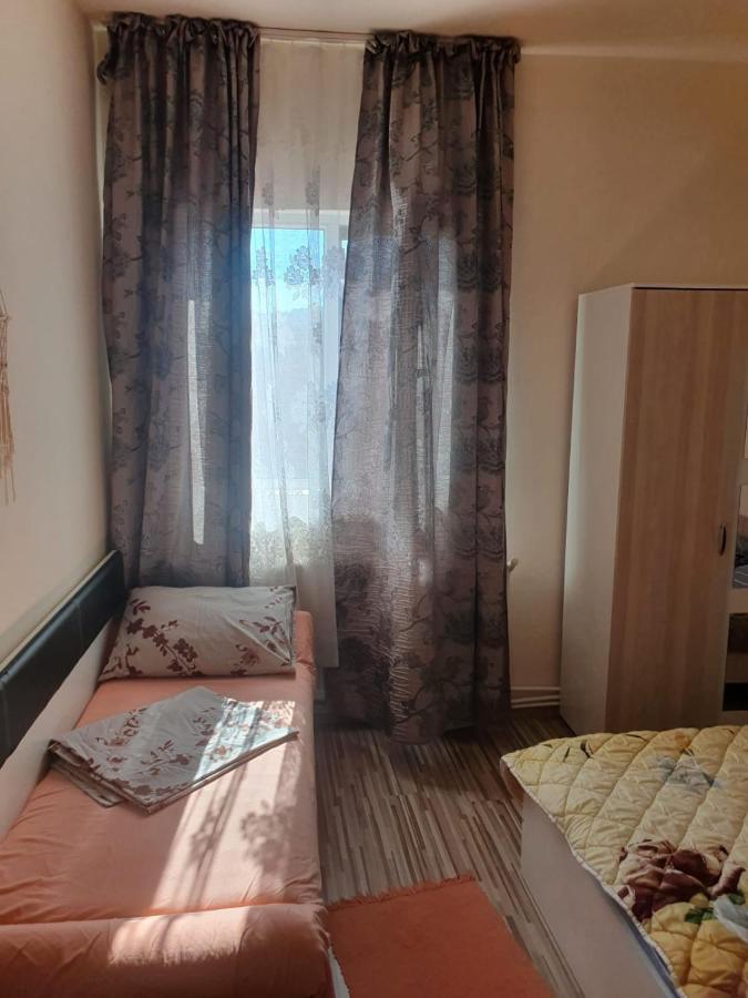 Relax Haus Hotell Hunedoara Eksteriør bilde